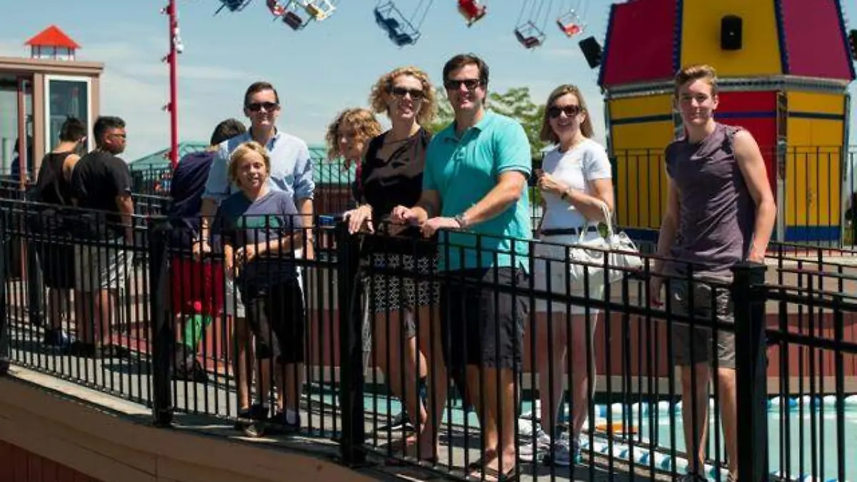 people-pier-summer-portrait-vehicle-amusement-park-231904-pxhere.com