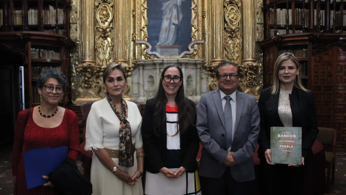 Alicia Tecanhuey Sandoval, Rosalva Loreto López, Mariana Garone Gravier, Enrique Cano Galindo y Mará Teresa Cordero