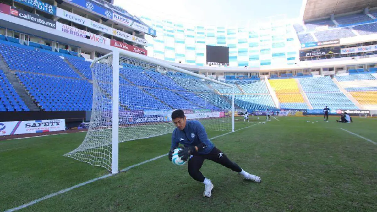 El arquero del Club Puebla sigue trabajando fuerte para ser el número uno del futbol mexicano