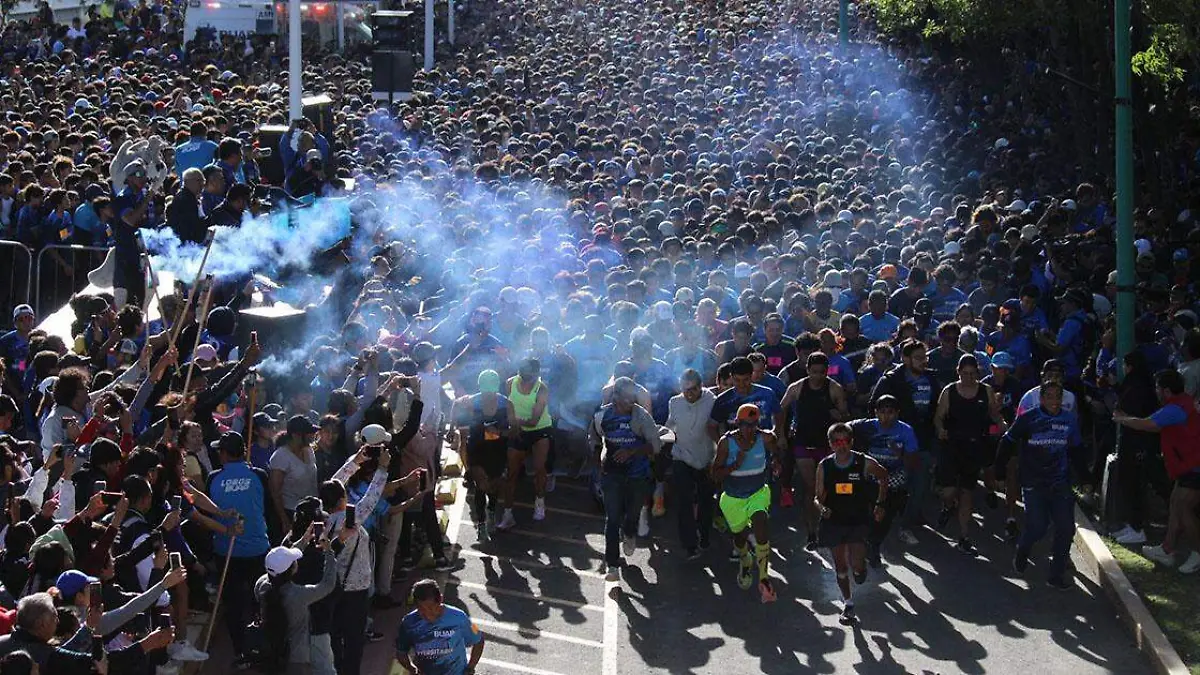 BUAP) reunió a catedráticos, estudiantes y amantes del running para celebrar la Carrera Universitaria 2024