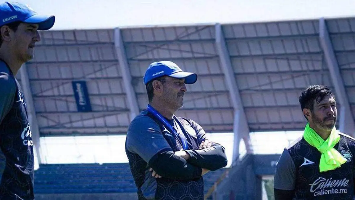 La permanencia de Chepo de la Torre pende de un hilo