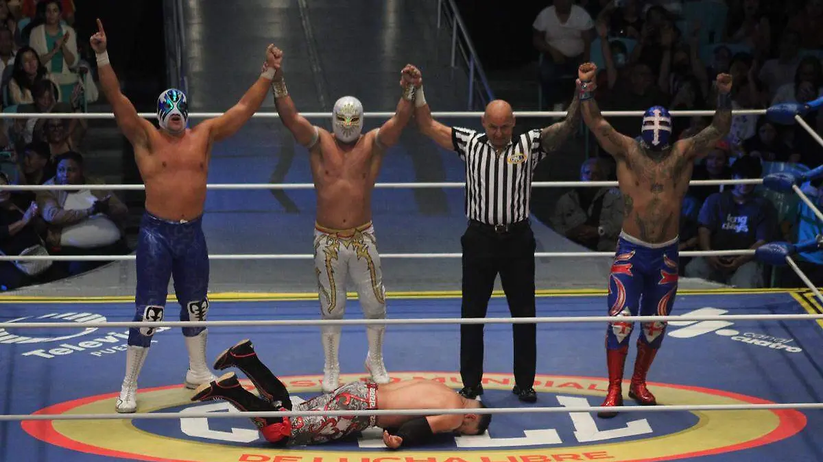 Arena Puebla lucha entre México y la Legion Extranjera
