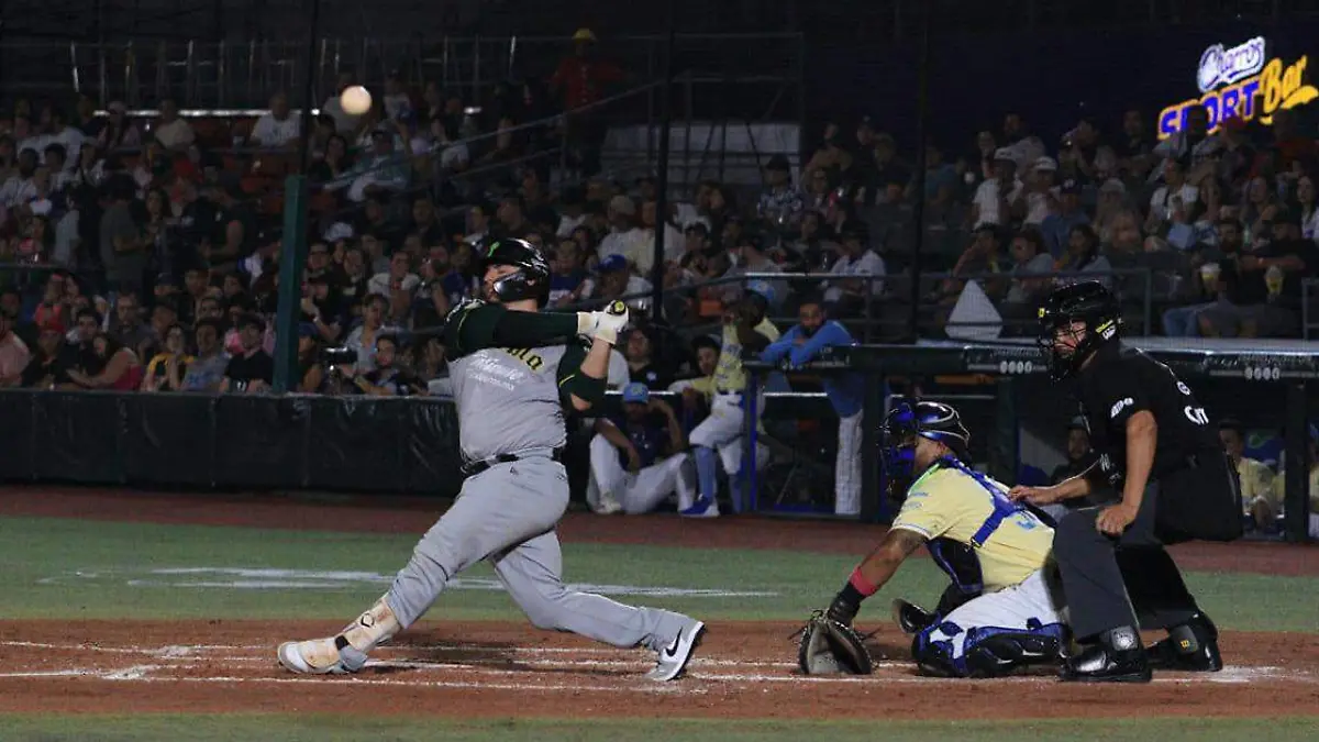 Orlando Piña rompió el empate a seis carreras con sencillo productor de dos anotaciones en el octavo acto