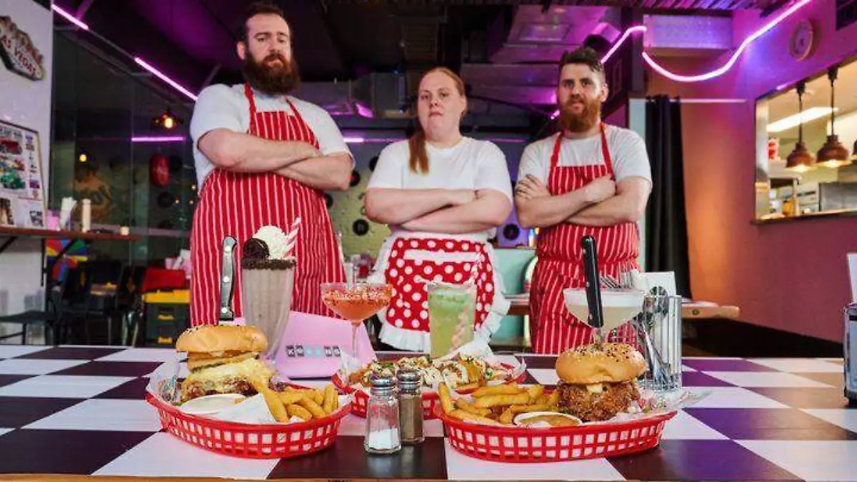 Karen's Diner, el restaurante viral en el que pagas para que te traten mal