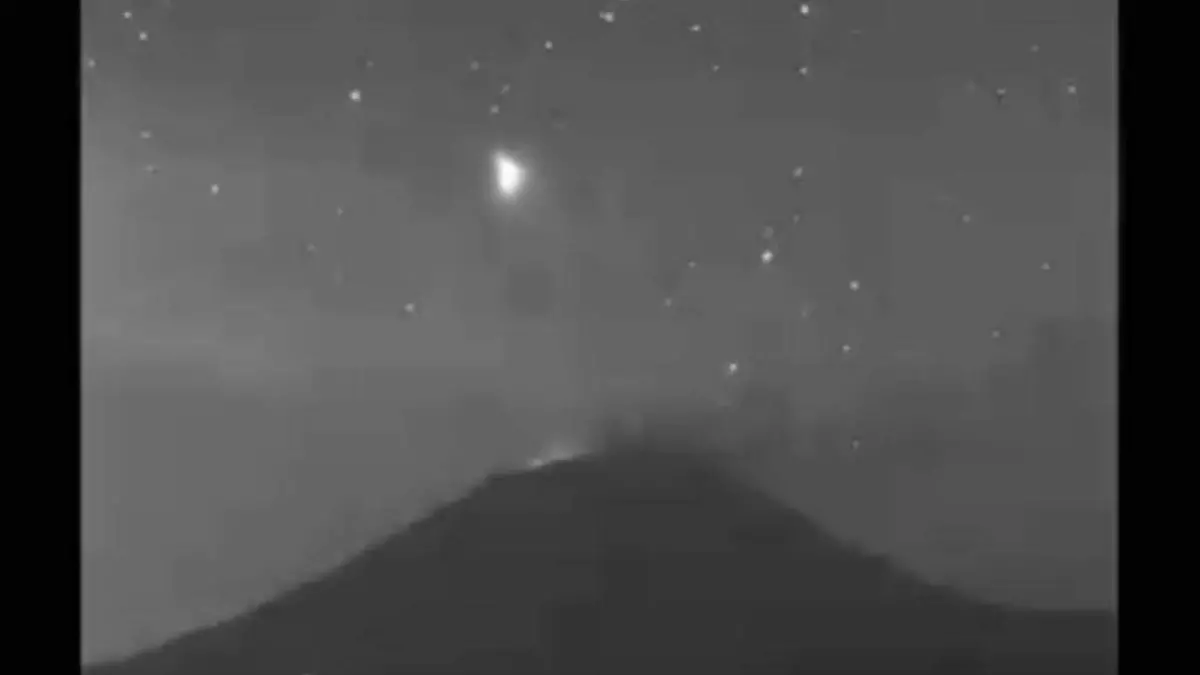 Esta es la luz que fue captada en el volcán Popocatépetl
