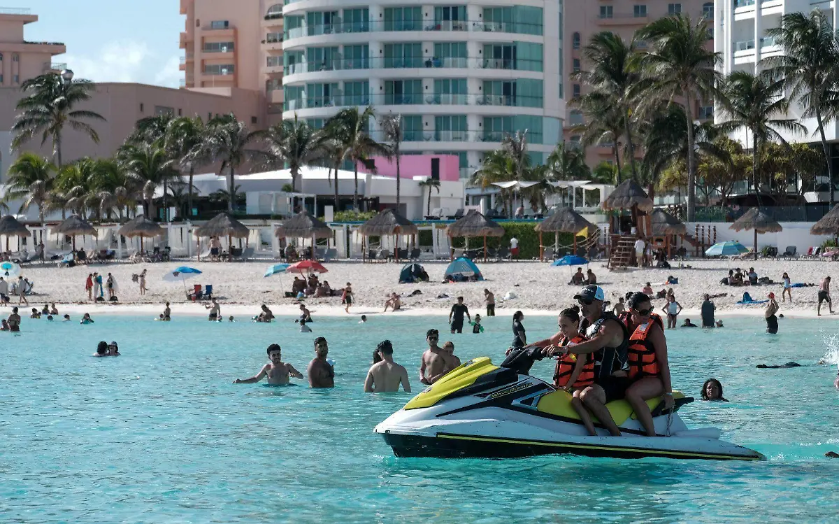 943089_Turistas Cancún-1_web