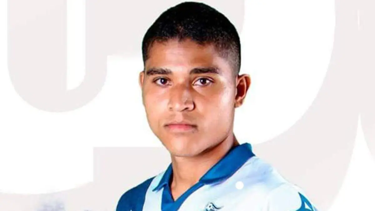 Así la emoción por ver a tu hijo debutar en Liga MX con el Club Puebla