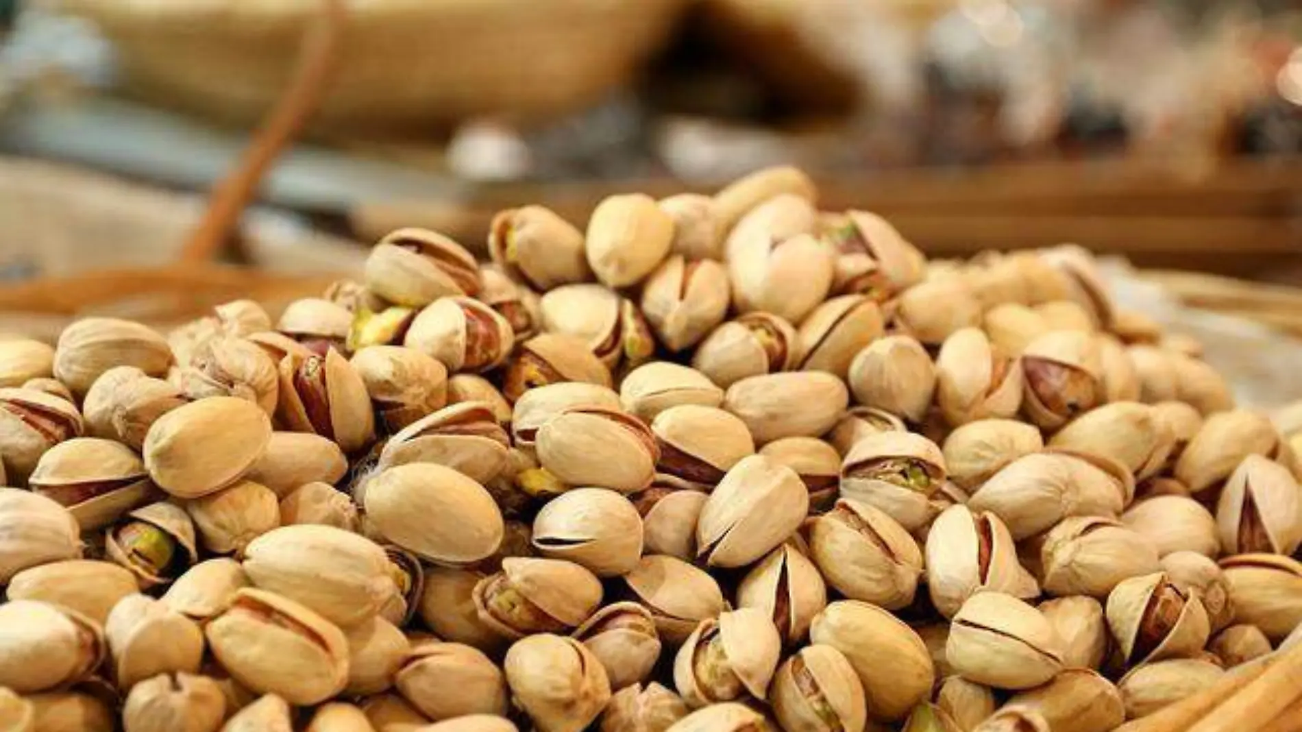 pistachios-4004899_640