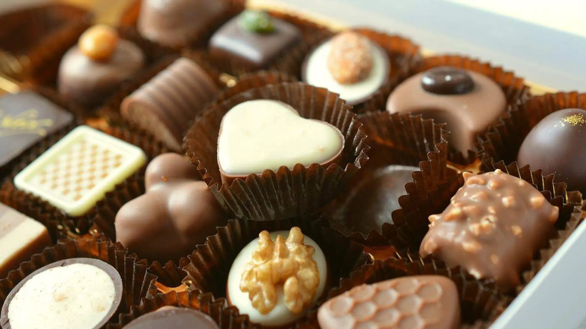 chocolates-491165_1280