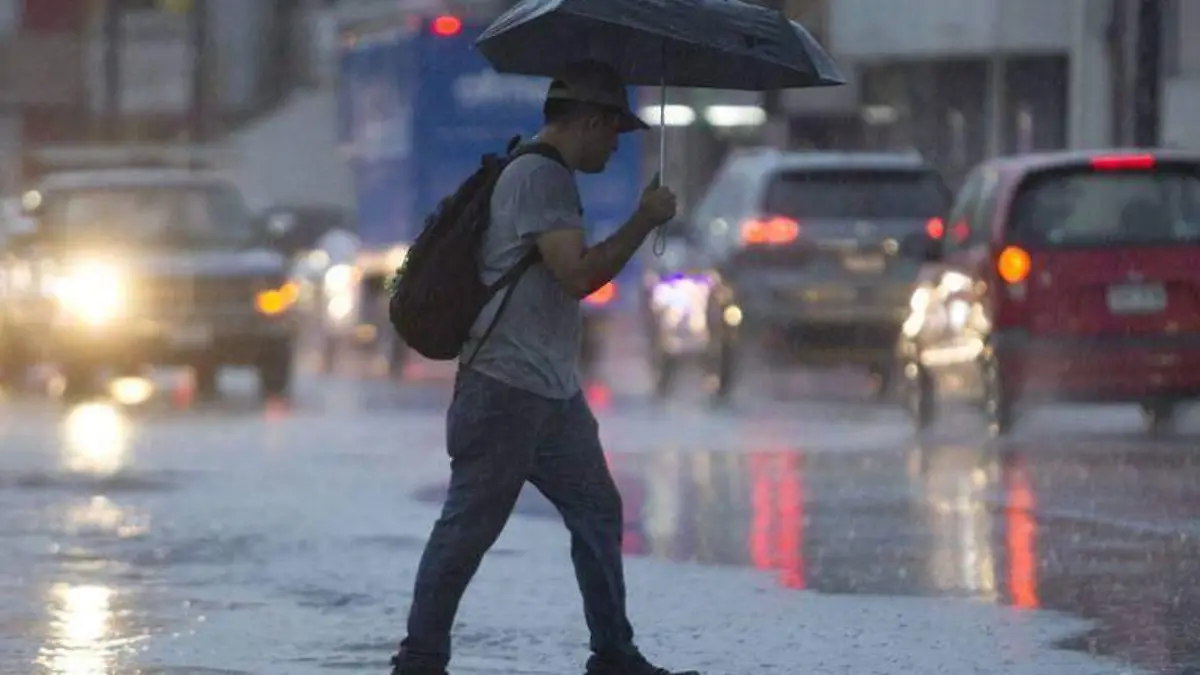 Lluvias fuertes, vientos y ambiente caluroso, el clima para este fin de semana