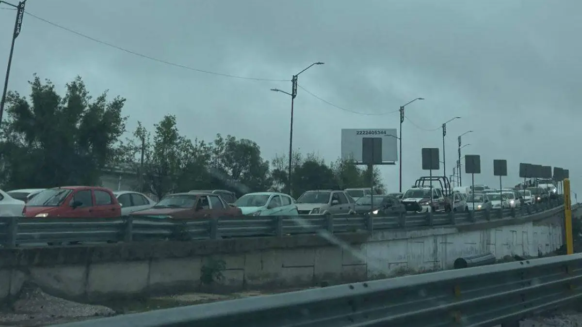 Las constantes lluvias en Puebla derivadas de la depresión tropical “Chris” han desencadenado encharcamientos