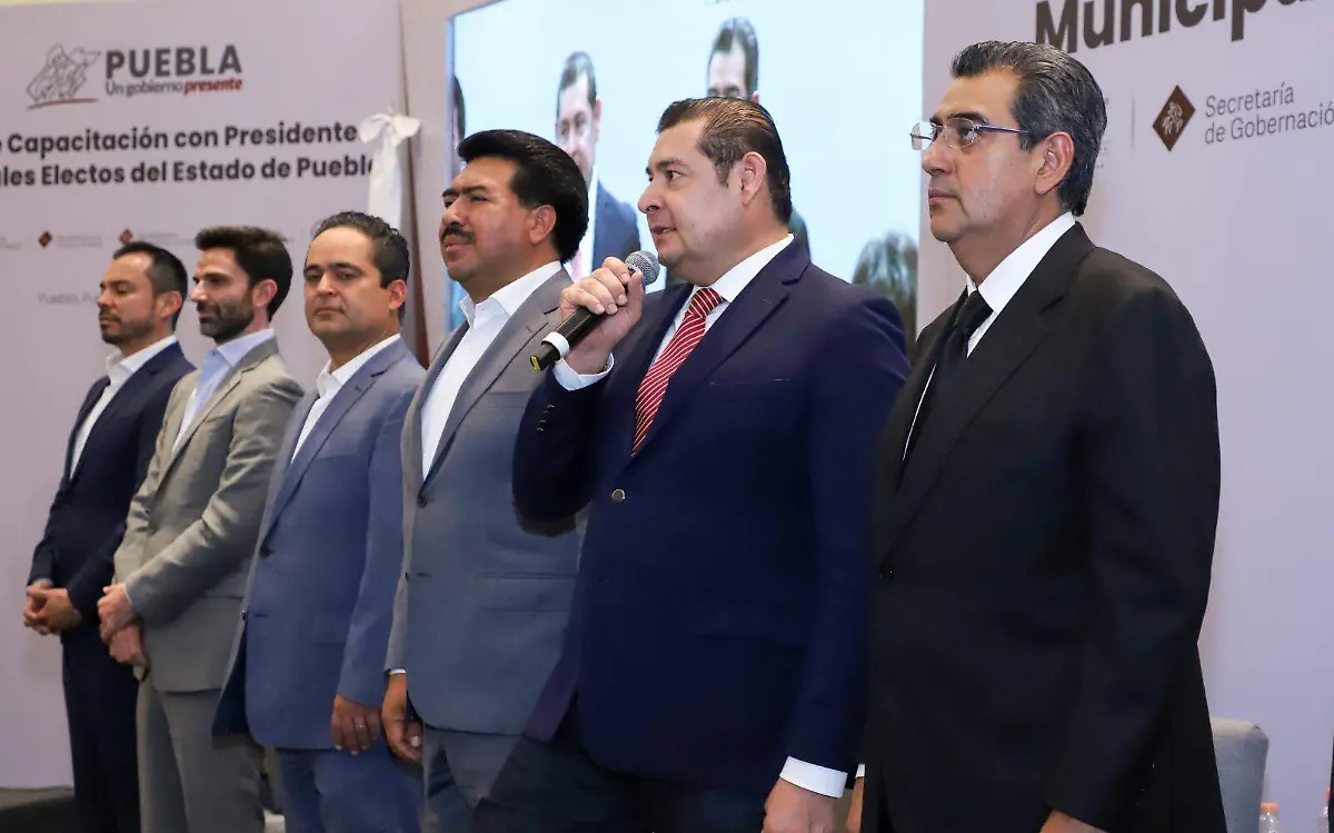 Alejandro Armenta Sergio Cespedes gobernador puebla
