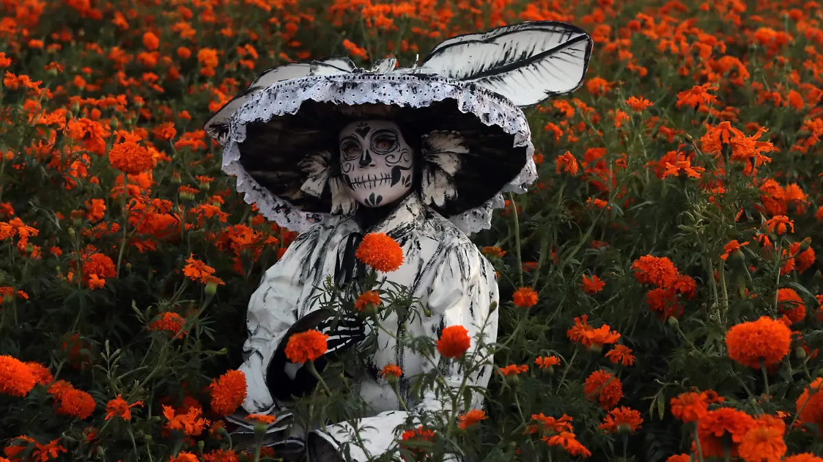 Homenajea a la Catrina con su piel6