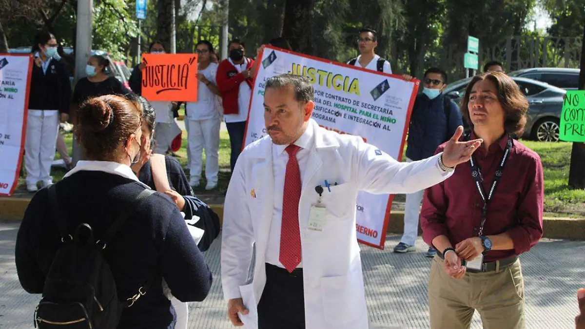Los trabajadores señalaron que son al menos cuarenta personas adscritas al área de enfermería las que exigen su inclusión