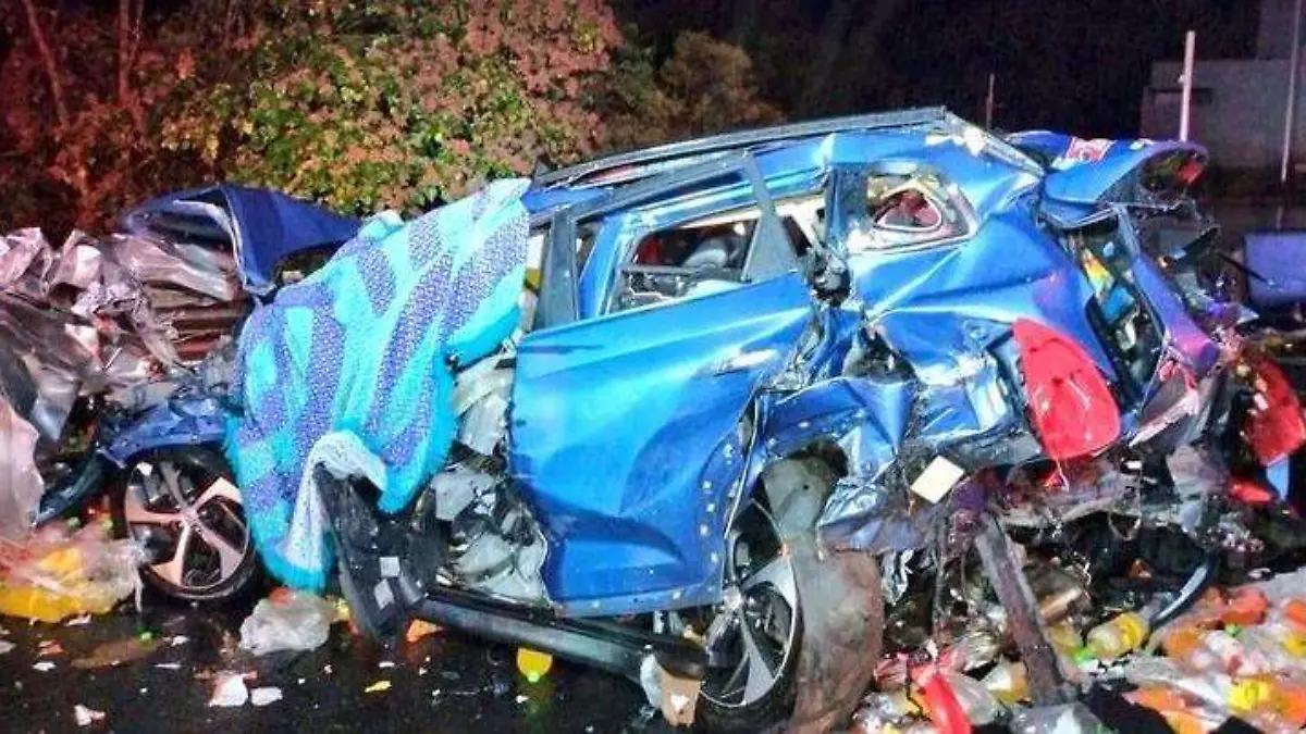 El número de víctimas mortales que dejó el accidente en la carretera México- Tuxpan, a la altura de Huauchinango, se elevó a seis