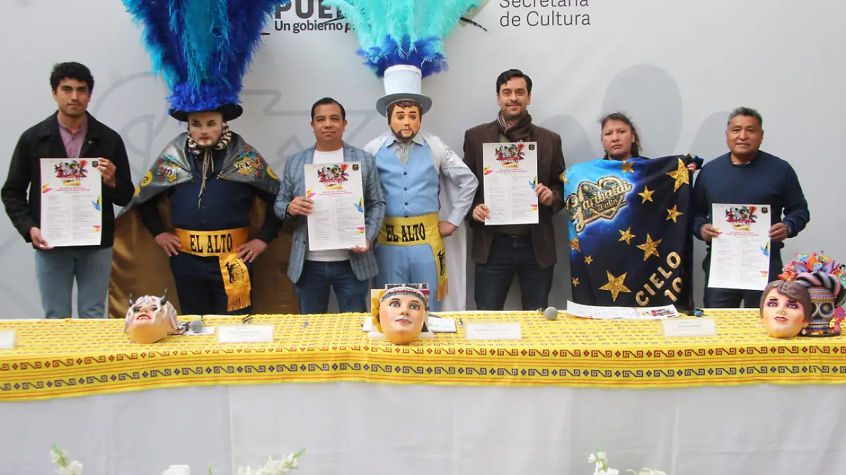 Asiste a la “Primera Muestra Carnavalera de Puebla”
