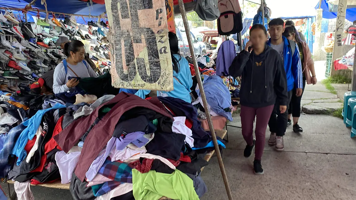 ropa americana en mercado de san miguel