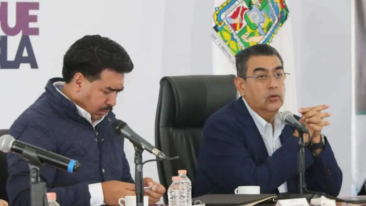 El gobernador, Sergio Salomón Céspedes Peregrina y el Secretario de Gobernación, Javier Aquino Limón