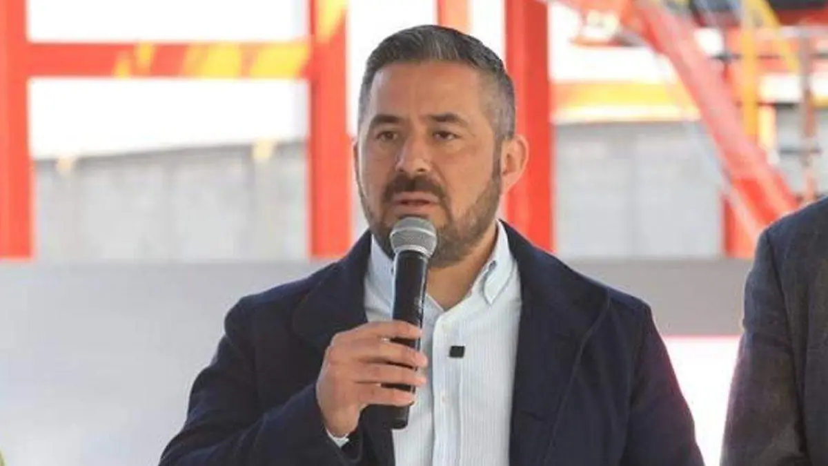 adán domínguez 