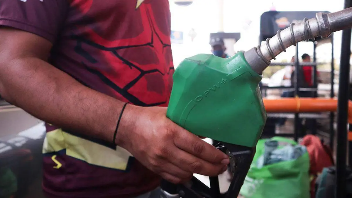 Las dos estaciones que ofrecieron la gasolina regular y premium más barata de la región centro del país se ubicaron en Puebla