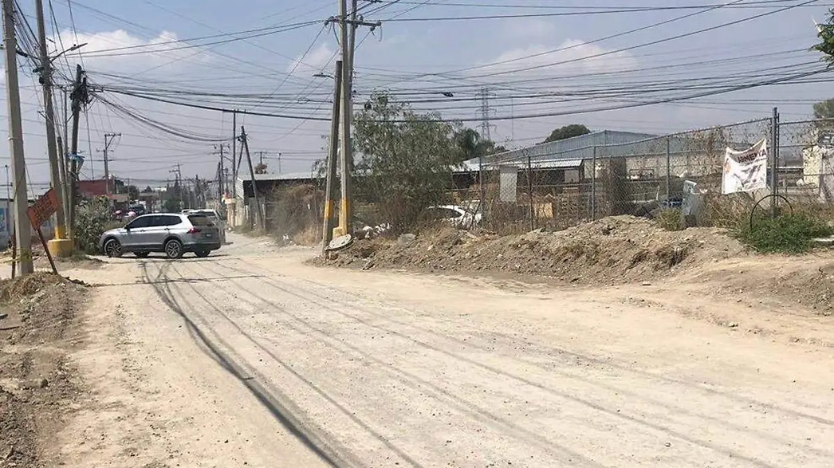 Van por menos velocidad en nueva vialidad de San Andrés Cholula