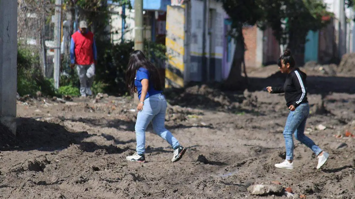 Vecinos de la colonia Guadalupe Hidalgo exigieron a las autoridades municipales la pronta terminación de obras