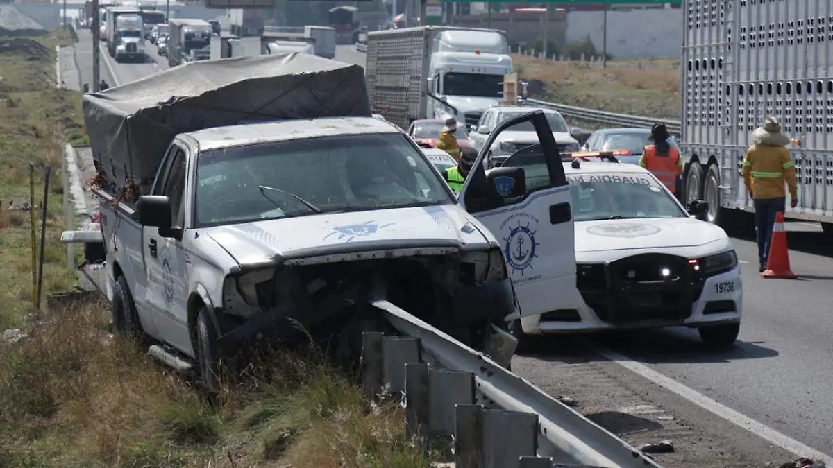 Murió al chocar e incrustarse en las barras de contención de la autopista Puebla- Orizaba