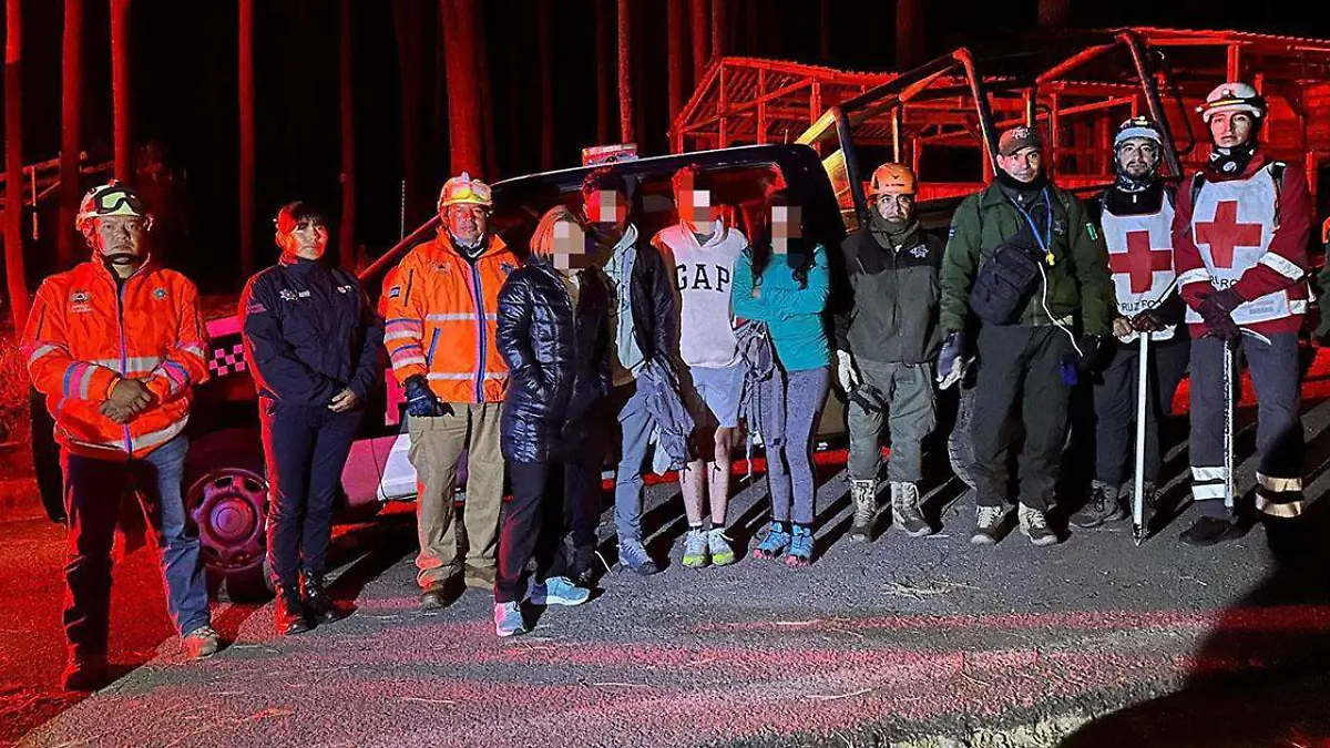 Tras un operativo de más de seis horas fueron rescatados dos jóvenes que se habían perdido en el Parque Nacional La Malinche