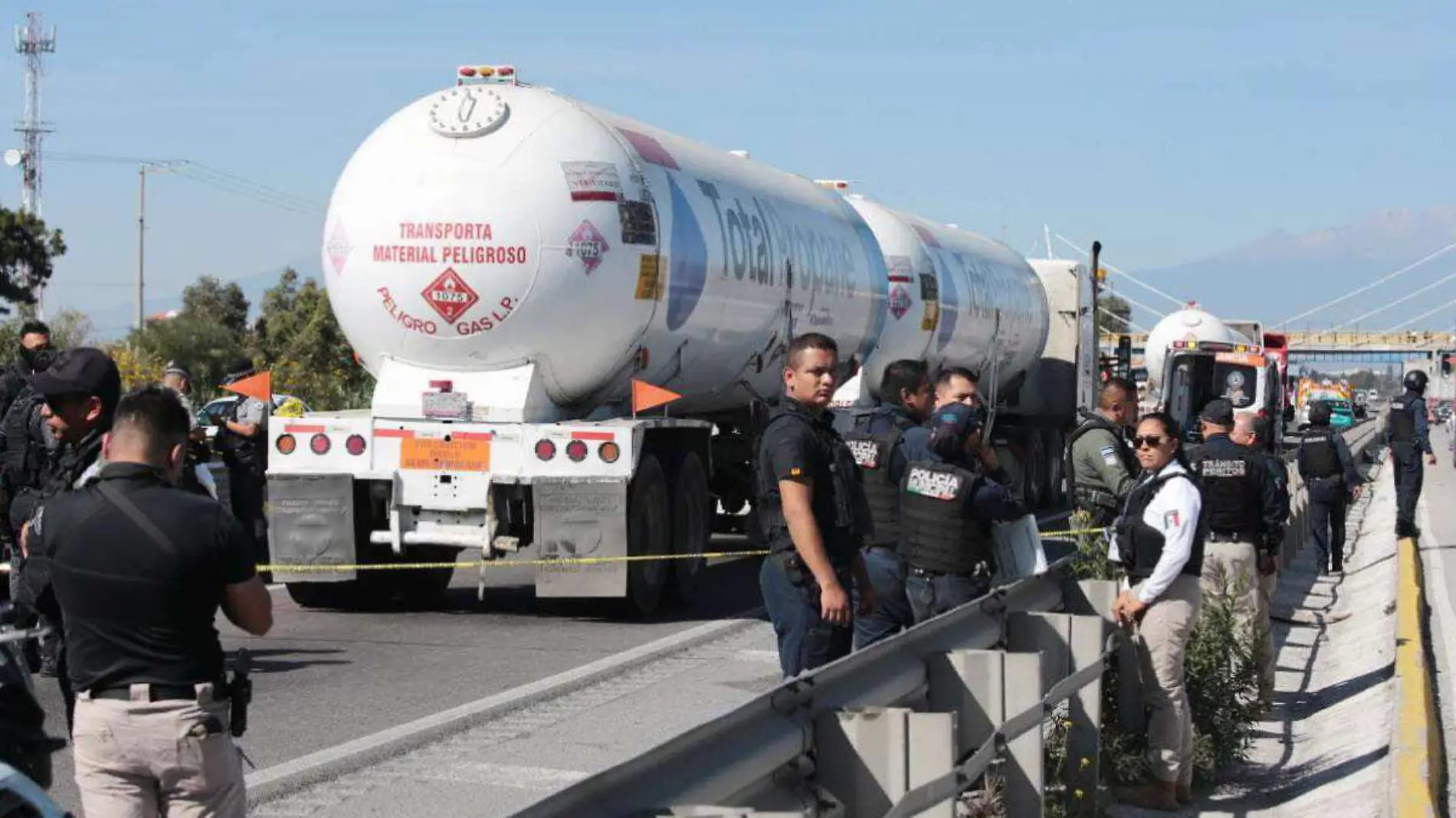 Por-más-de-nueve-horas-continúa-cerrada-la-autopista-Puebla-Orizaba