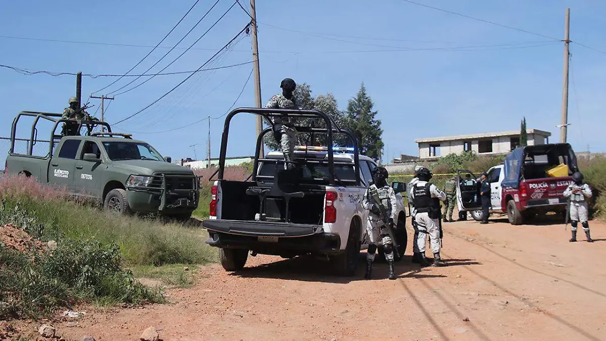 Con signos de violencia fue hallado el cadáver de un hombre a orilla de carretera en la colonia San José Los Cerritos