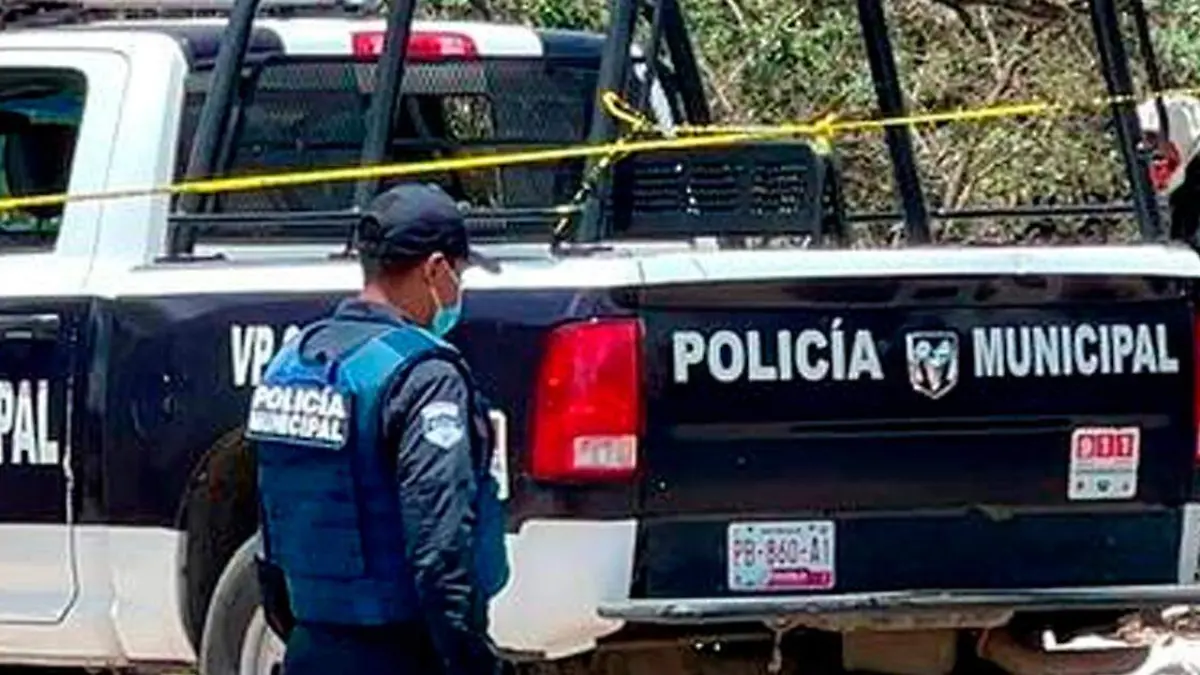 En cuentran una bolsa de plástico cubierta por una cobija