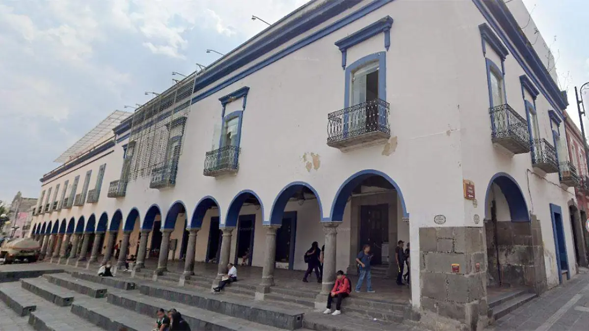 Un hombre en situación de calle fue encontrado sin vida frente a las instalaciones de la Secretaría de Salud