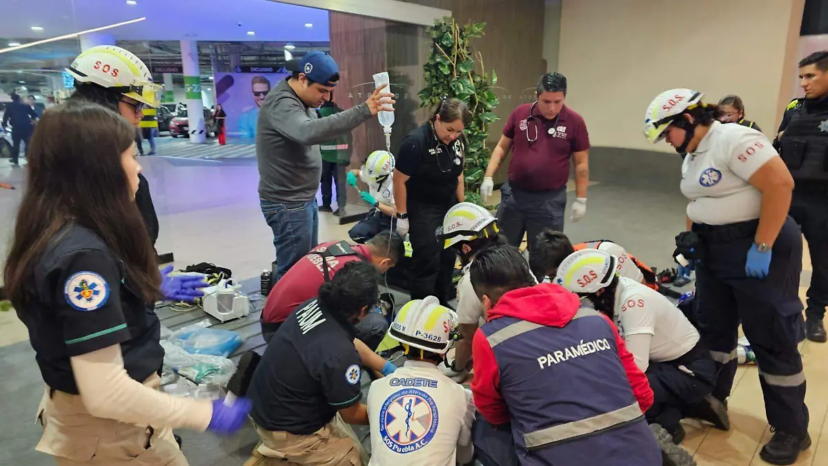 Muere de un infarto dentro de plaza Solesta