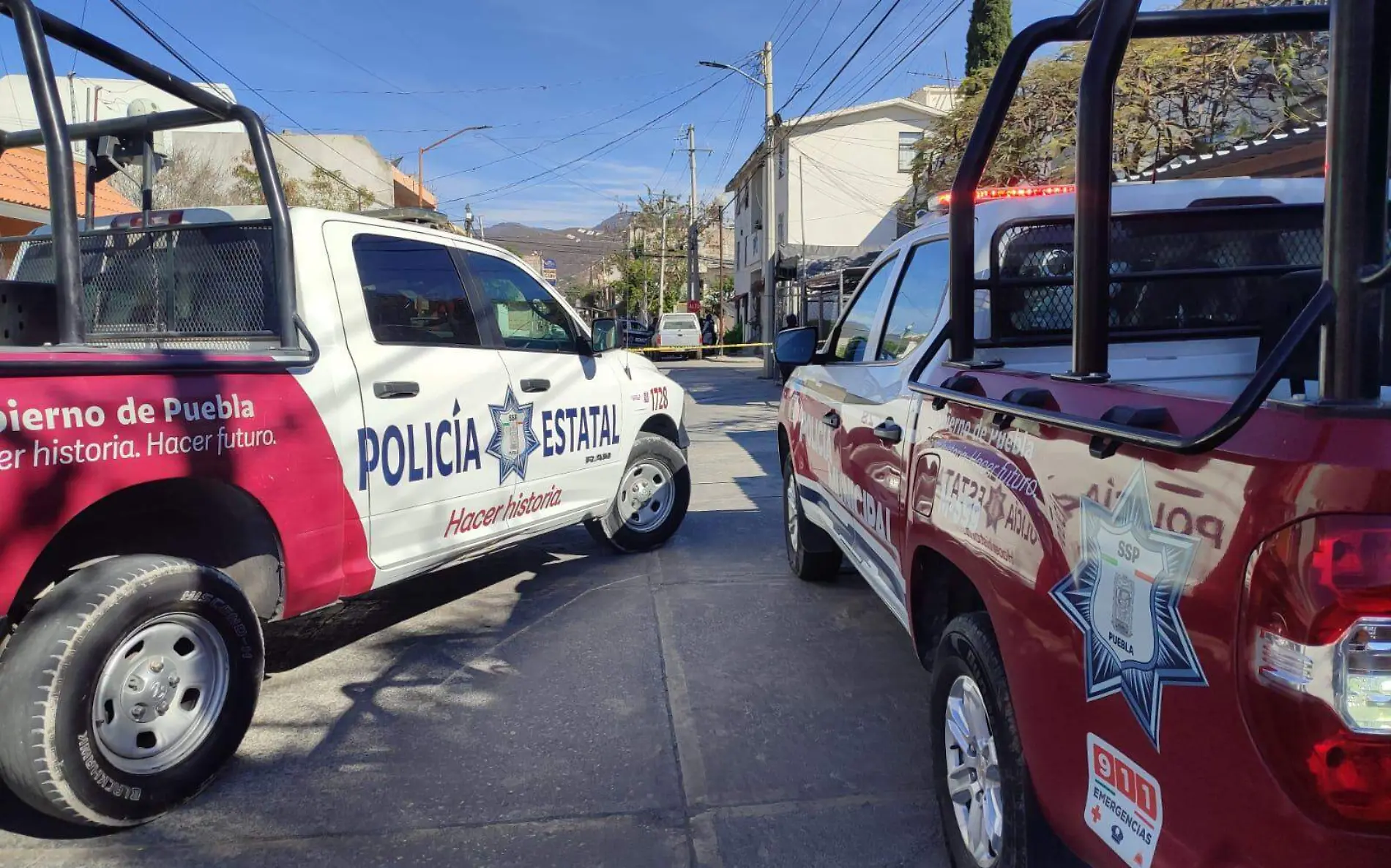 policías