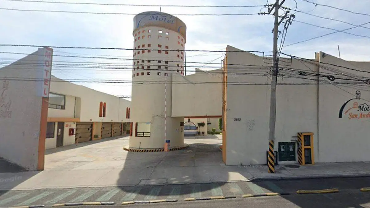 un hombre falleció al interior del motel San Andrés, ubicado en el Bulevar Forjadores, en el municipio de San Pedro Cholula