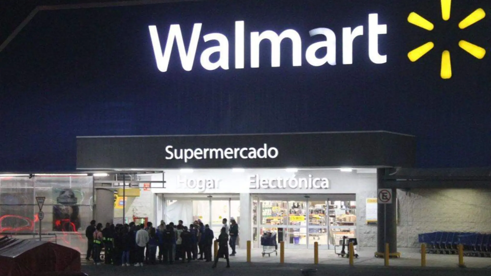 Por-una-fuga-de-gas-evacuan-el-Walmart-de-Las-Ánimas