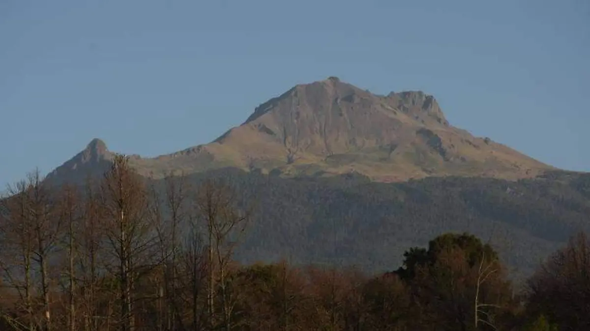 Buscan a dos jóvenes perdidos en La Malinche