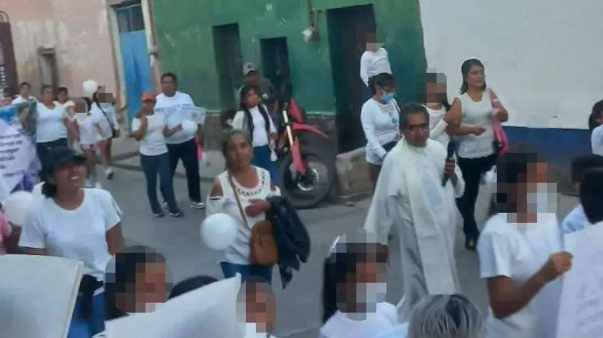 MARCHA ACATLAN 021 Brisselda Sarabia