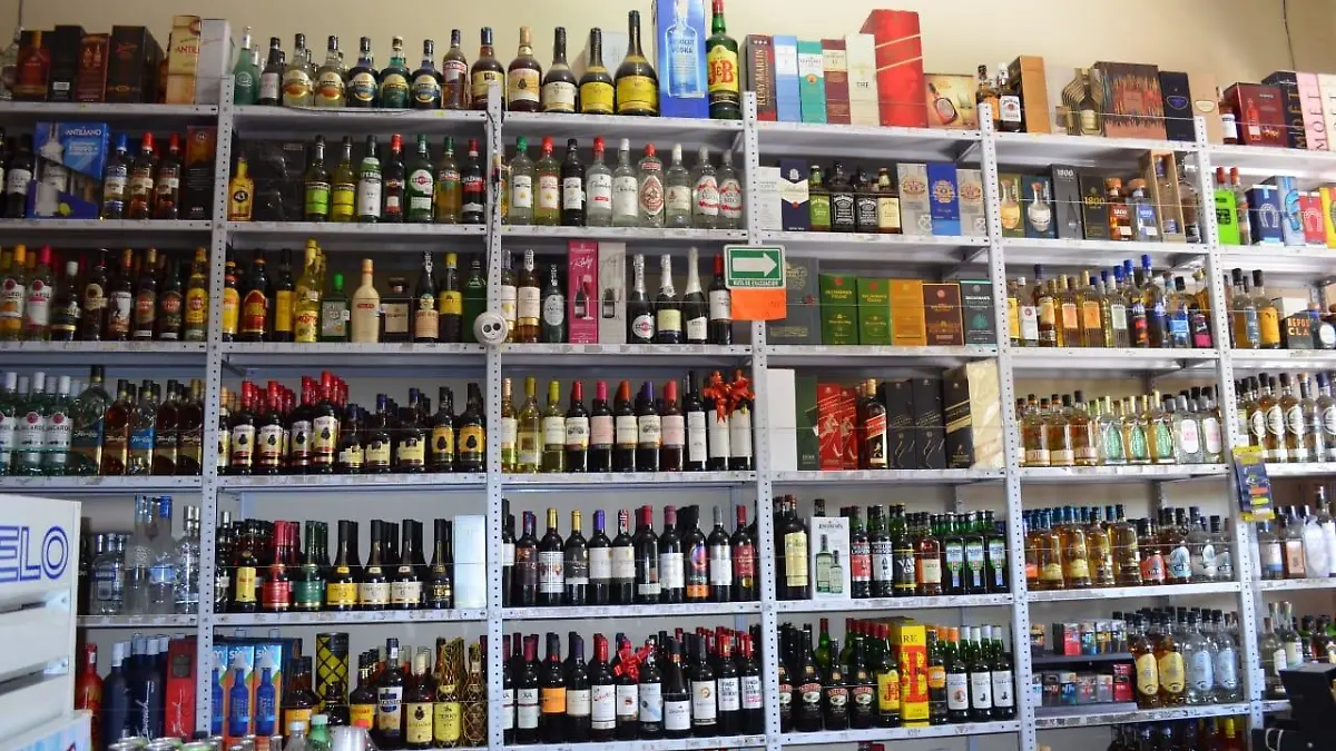 Aumenta la venta de alcohol por temporada vacacional