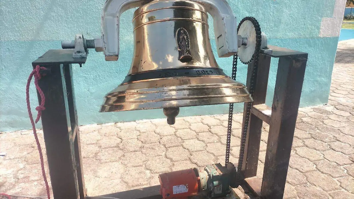 campana en iglesia en Chila
