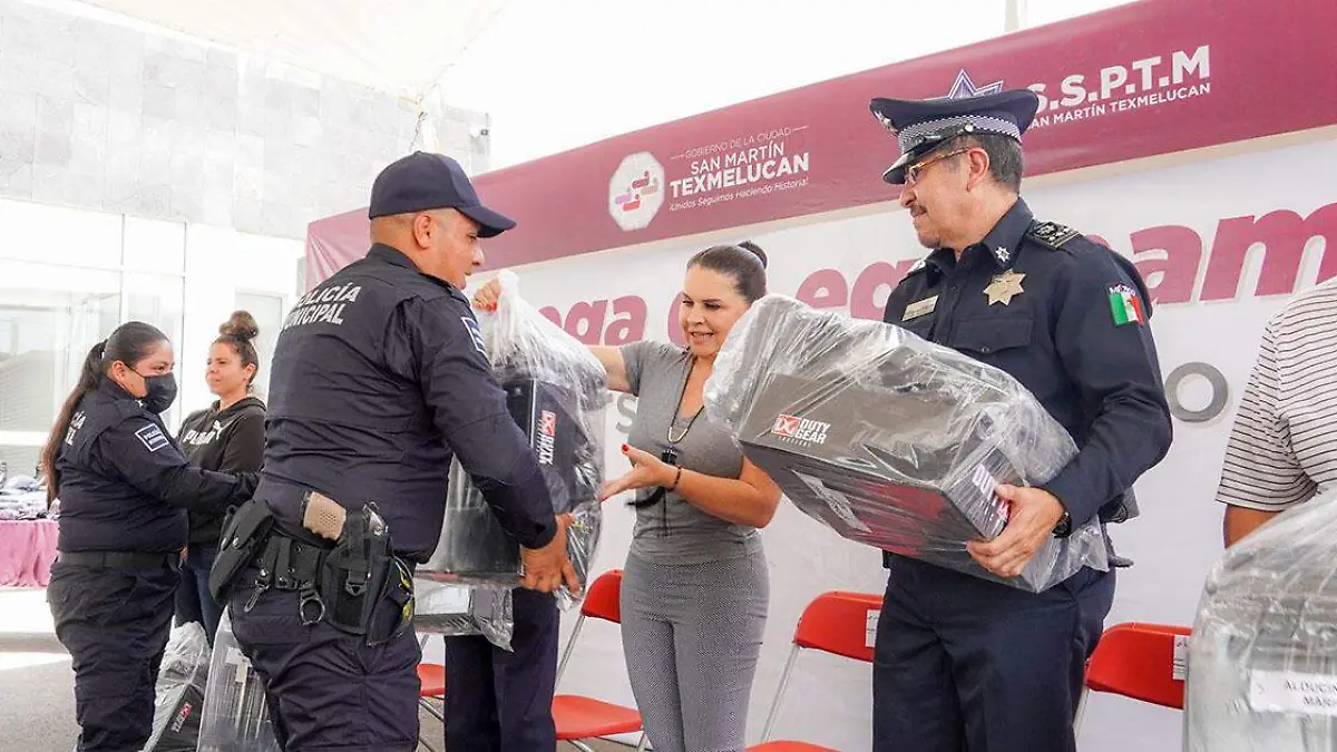 La alcaldesa equipo a 310 elementos