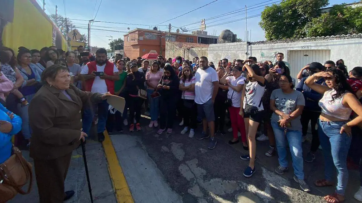 Manifestación Escuela Plutarco Elías Calles de Atlixco