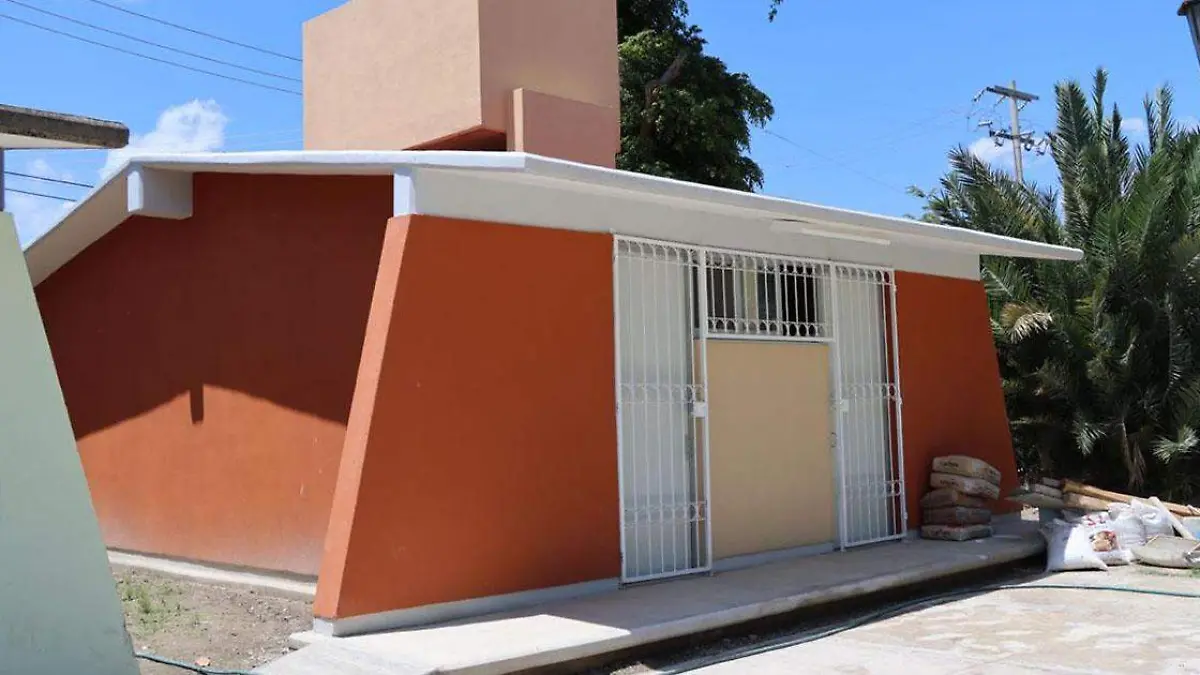 El gobierno que preside Pedro Tepole Hernández realizó la construcción de un módulo sanitario en primaria de Tehuacán