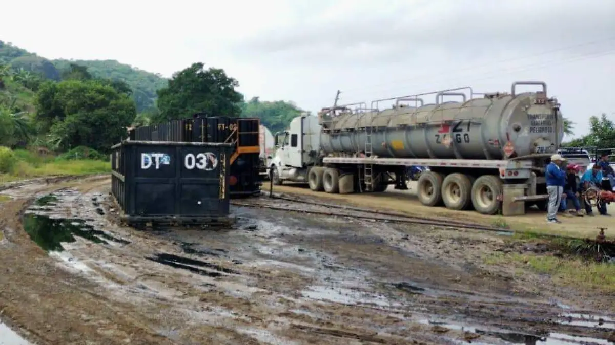 Sin control, derrame de hidrocarburo en límites de Puebla y Veracruz