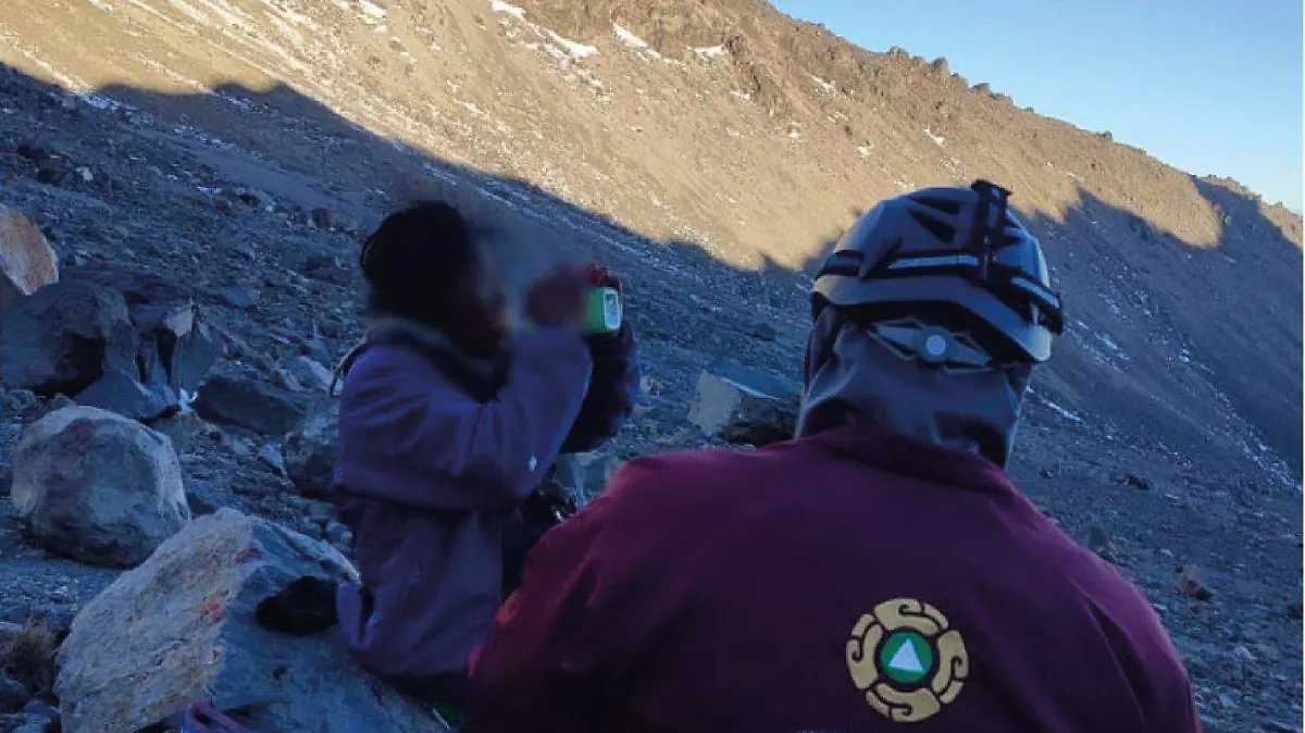 RESCATE ALPINISTAS La actividad conocida como “alta montaña” es de alto riesgo