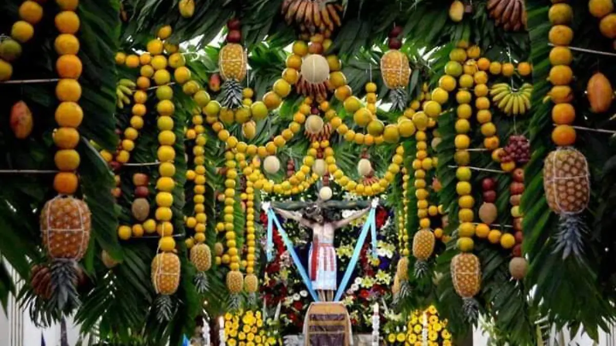 Don Nicolás Tenorio de ocupación campesino, fue el primero en elaborar un altar en la capilla del Rosario en el año 1870 aproximadamente
