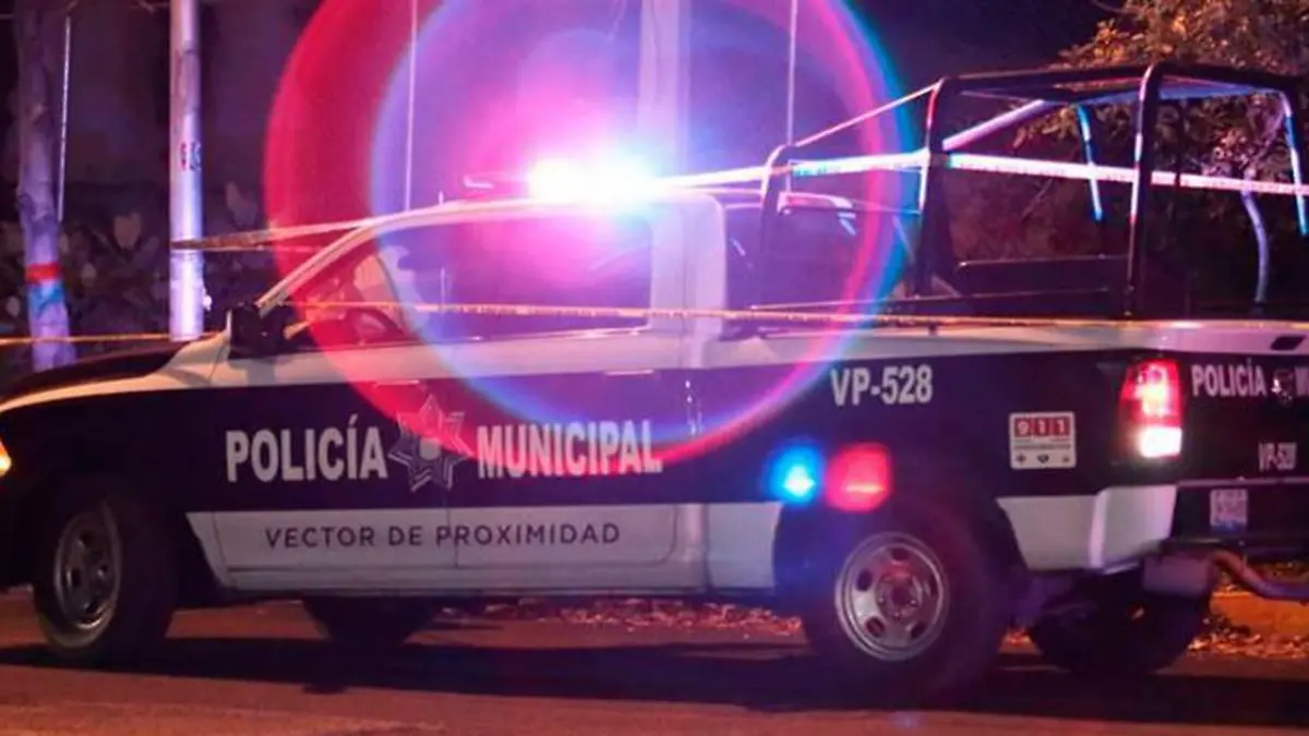 Un masculino de aproximadamente 20 años de edad fue asesinado por un grupo de pandilleros