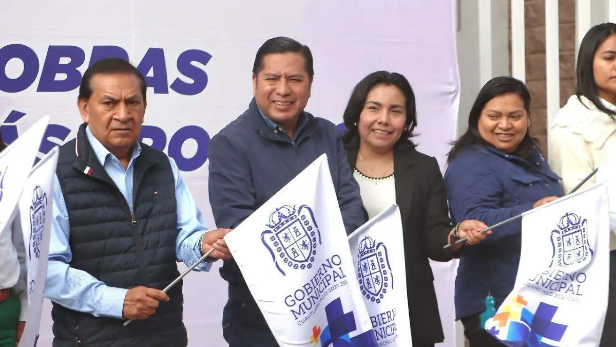 Filomeno Sarmiento Torres puso en marcha los trabajos para modernizar la calle Abasolo de la junta auxiliar de Sanctorum