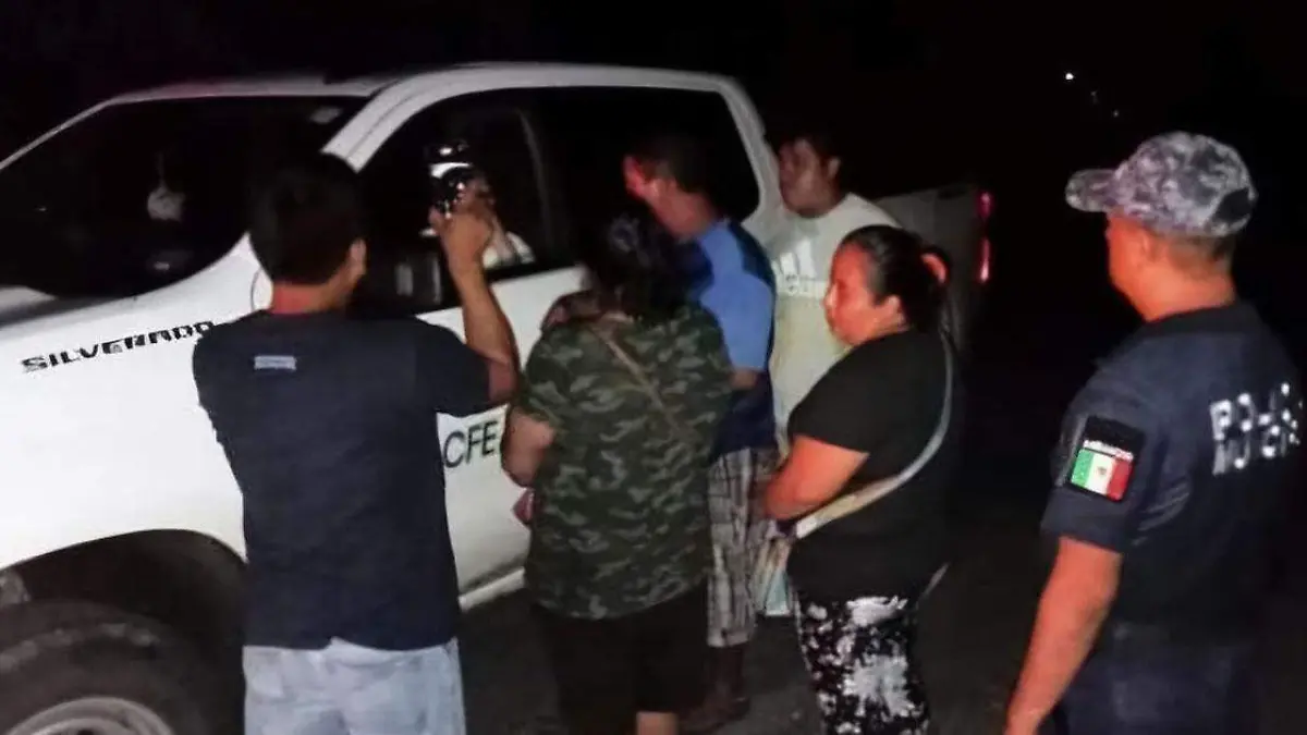 En Venustiano Carranza se manifestaron para exigir a la CFE el mantenimiento a las líneas eléctricas