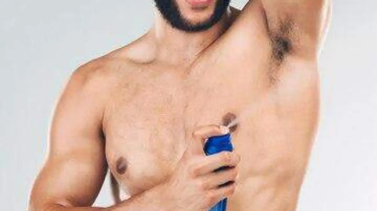 Usa antitranspirante, en vez de desodorante